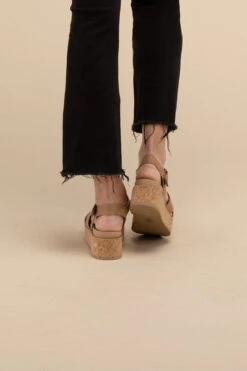 AMENDA-S Platform Sandal Wedge(Amenda S Platform Sandal Wedge) -Dress Promotion Store 024eaea5 896a 4439 99b6 cebc88de5877