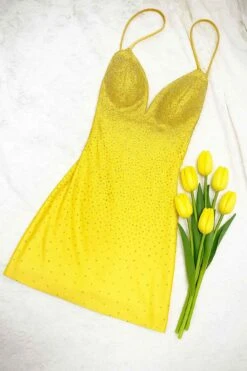 Amelia Couture 3100s Short Fitted Spaghetti Straps V-Neck Cocktail Dress(Amelia Couture 3100s Short Fitted Spaghetti Straps V Neck Cocktail Dress) -Dress Promotion Store 3100Yellow
