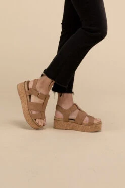 AMENDA-S Platform Sandal Wedge(Amenda S Platform Sandal Wedge) -Dress Promotion Store 9d89e0ff bdc9 4404 9c4f e05e1817f95e c36ff470 7d3d 41a2 961f 5a22f6984985