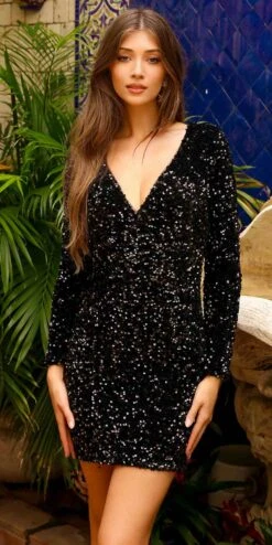 Amelia Couture BZ029S Short Fitted Long Sleeve Velvet/Sequin Cocktail Dress(Amelia Couture Bz029s Short Fitted Long Sleeve Velvet Sequin Cocktail Dress)