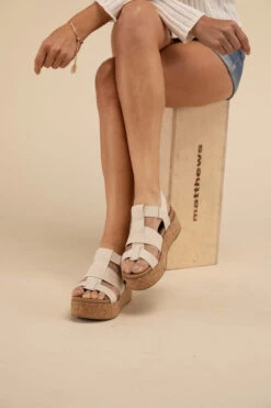 AMENDA-S Platform Sandal Wedge(Amenda S Platform Sandal Wedge) -Dress Promotion Store ee969ebd c9d4 4fb6 a10d 5331d18d48dd